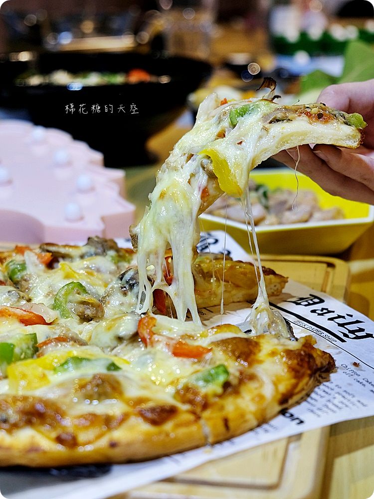 IG打卡都來一中卡諾亞！專業布景好拍餐點也好吃！大推蓋飯、焦糖布丁麻糬