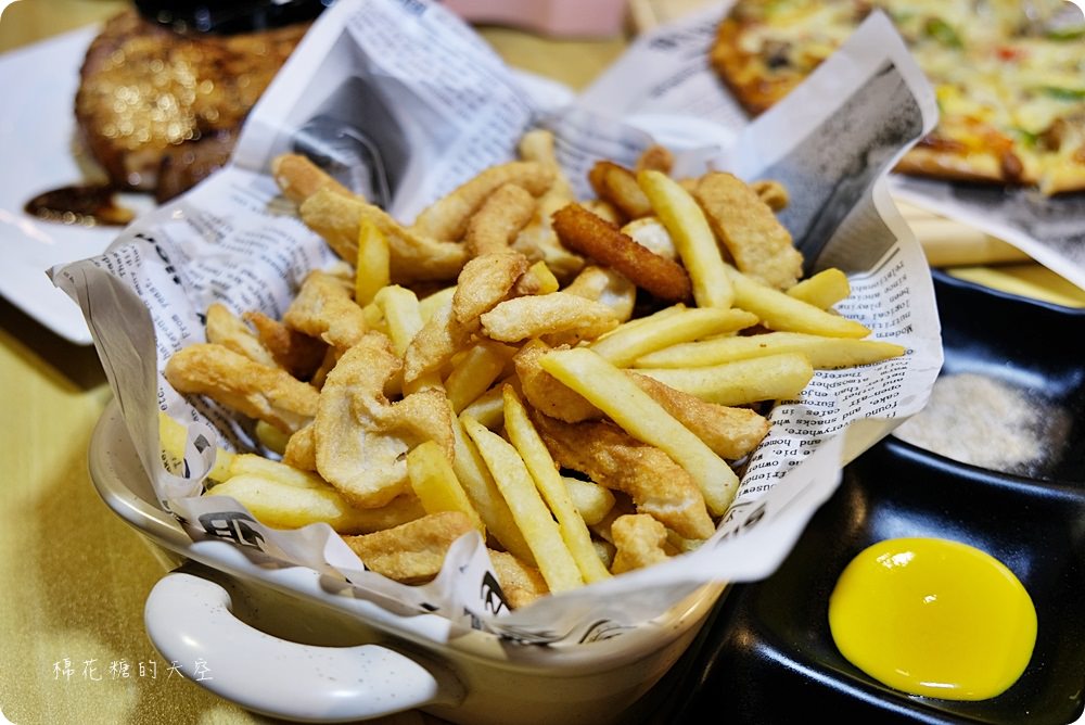 IG打卡都來一中卡諾亞!專業布景好拍餐點也好吃!大推蓋飯、焦糖布丁麻糬 IG打卡都來一中卡諾亞!專業布景好拍餐點也好吃!大推蓋飯、焦糖布丁麻糬