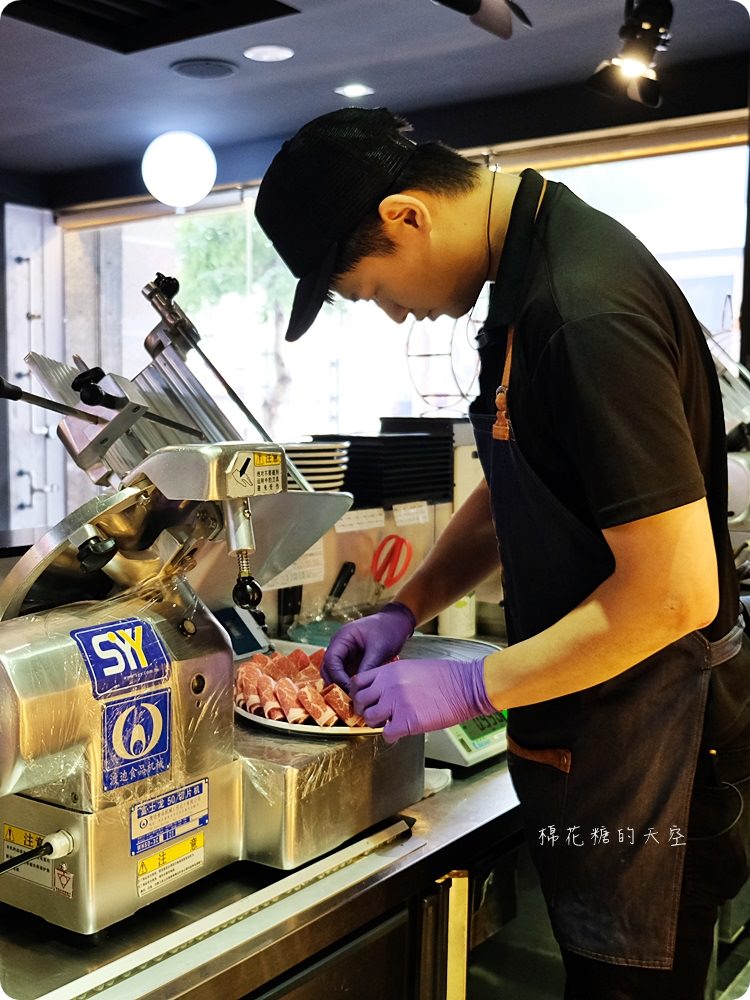 台中火鍋推薦-肉魂鑄鐵料理,超彭湃大胃王套餐50盎司肉盤大滿足 台中火鍋推薦-肉魂鑄鐵料理,超彭湃大胃王套餐50盎司肉盤大滿足