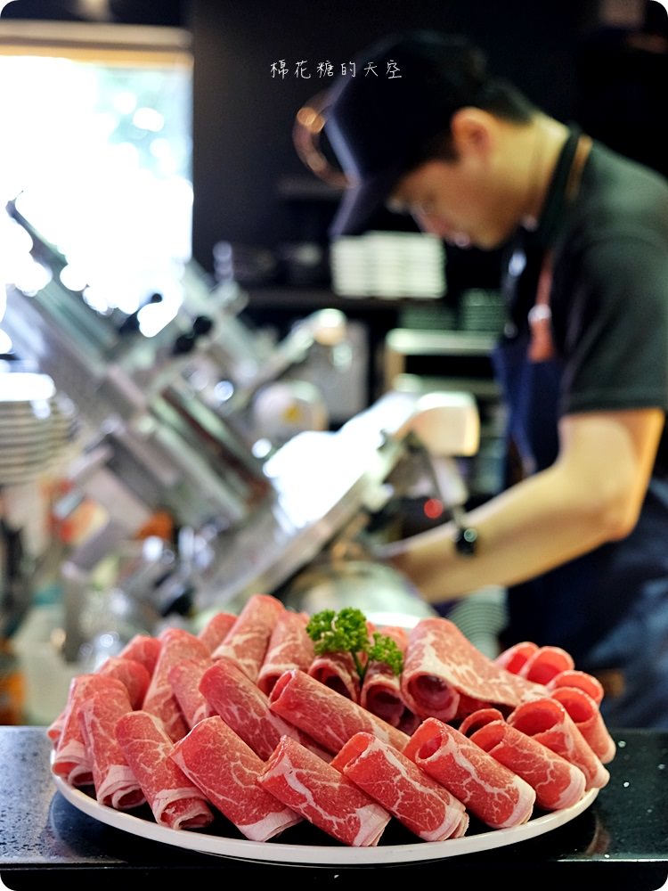 台中火鍋推薦-肉魂鑄鐵料理，超彭湃大胃王套餐50盎司肉盤大滿足