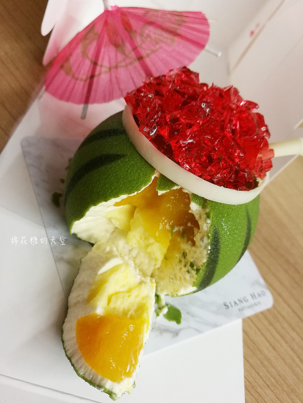 台中浮誇系甜點最新品-夏日西瓜，連吸管都可以吃喔！