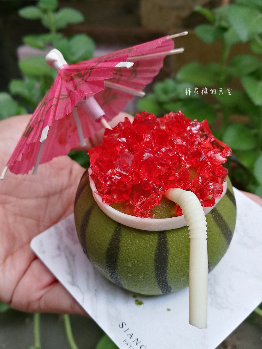 台中浮誇系甜點最新品-夏日西瓜，連吸管都可以吃喔！