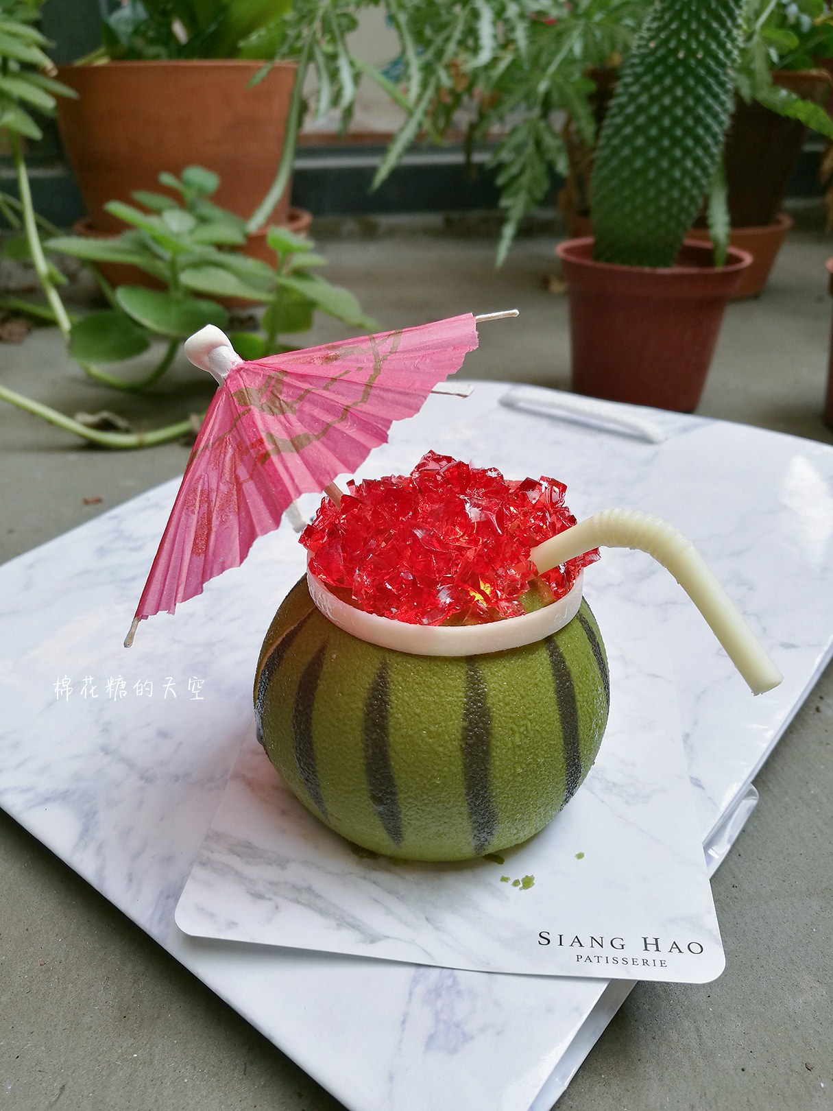 台中浮誇系甜點最新品-夏日西瓜，連吸管都可以吃喔！