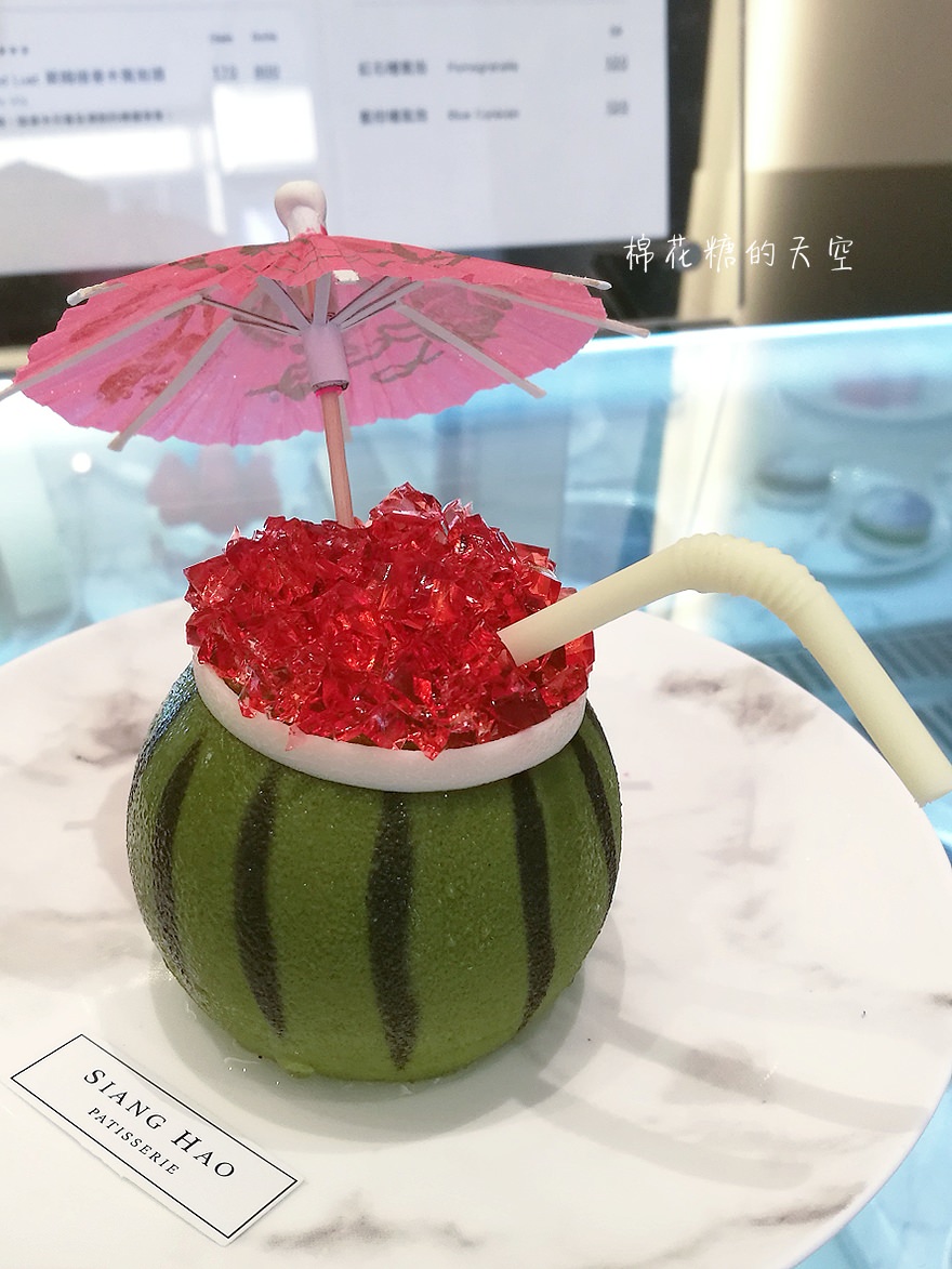 台中浮誇系甜點最新品-夏日西瓜，連吸管都可以吃喔！