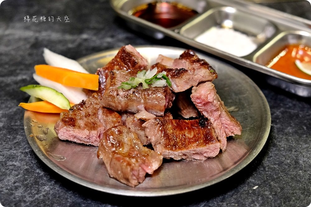 北屯在地人大推燒肉店-龍門燒肉 馬場洞韓牛專賣店，記得一定要加點隱藏版海鮮盤