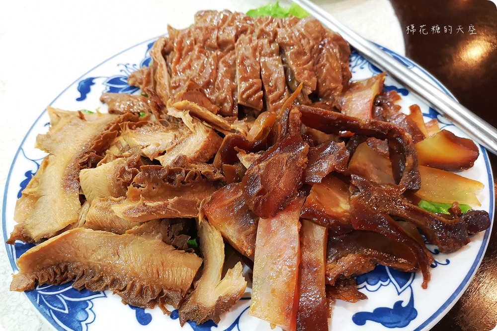 台北大安巷子裡的四十年老店-翠滿園，招牌豬腳必點太驚豔啦！