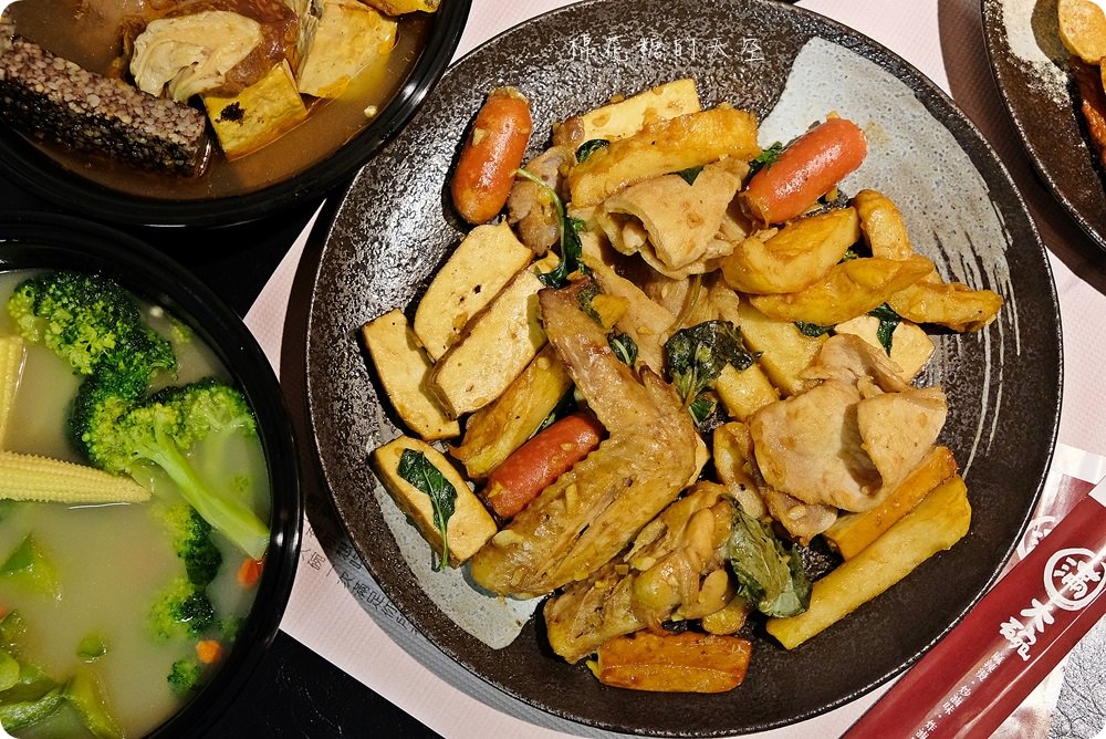 逢甲美食新推薦|滿大碗滷味不只滷，可炒、可炸、可麻辣、還有精燉老火湯！