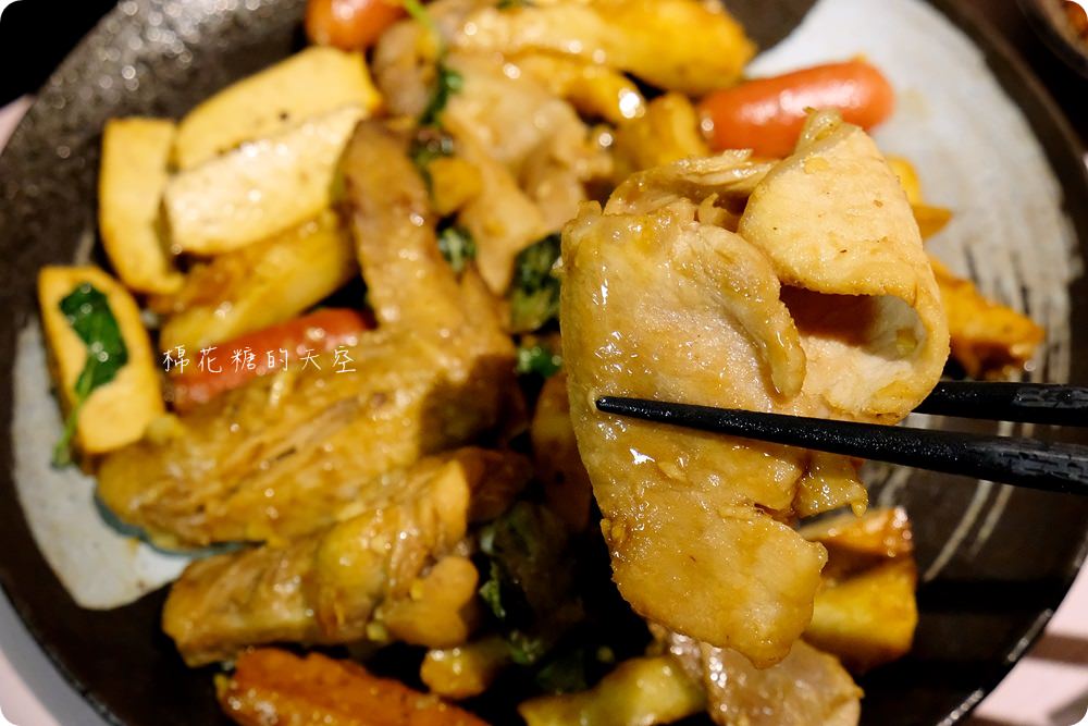 逢甲美食新推薦|滿大碗滷味不只滷，可炒、可炸、可麻辣、還有精燉老火湯！