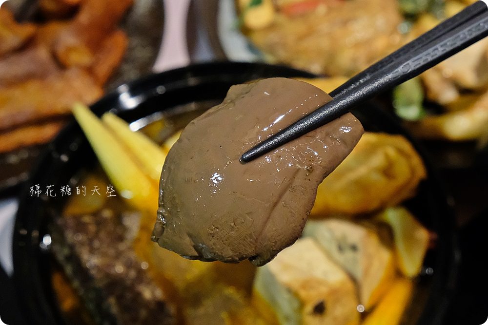 逢甲美食新推薦|滿大碗滷味不只滷，可炒、可炸、可麻辣、還有精燉老火湯！