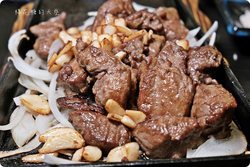 潭子在地人推薦好吃海鮮餐廳-鱻味館，快炒、串燒樣樣在行，推薦必點青龍炒豬油渣