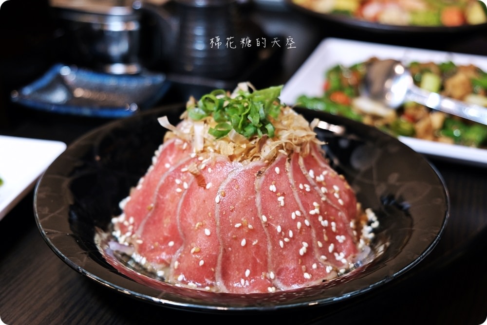 潭子在地人推薦好吃海鮮餐廳-鱻味館，快炒、串燒樣樣在行，推薦必點青龍炒豬油渣