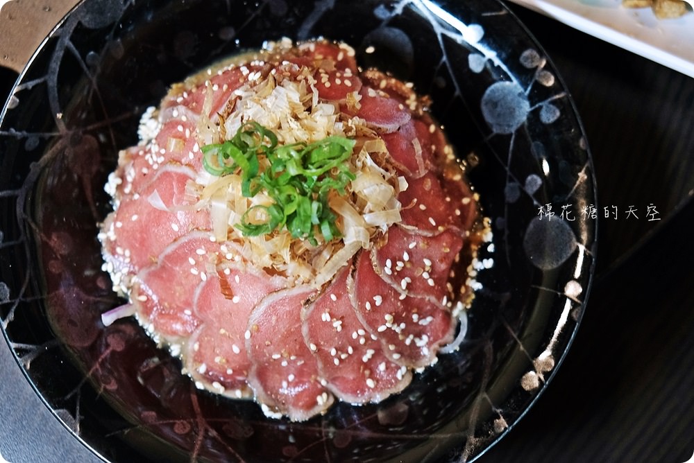 潭子在地人推薦好吃海鮮餐廳-鱻味館，快炒、串燒樣樣在行，推薦必點青龍炒豬油渣