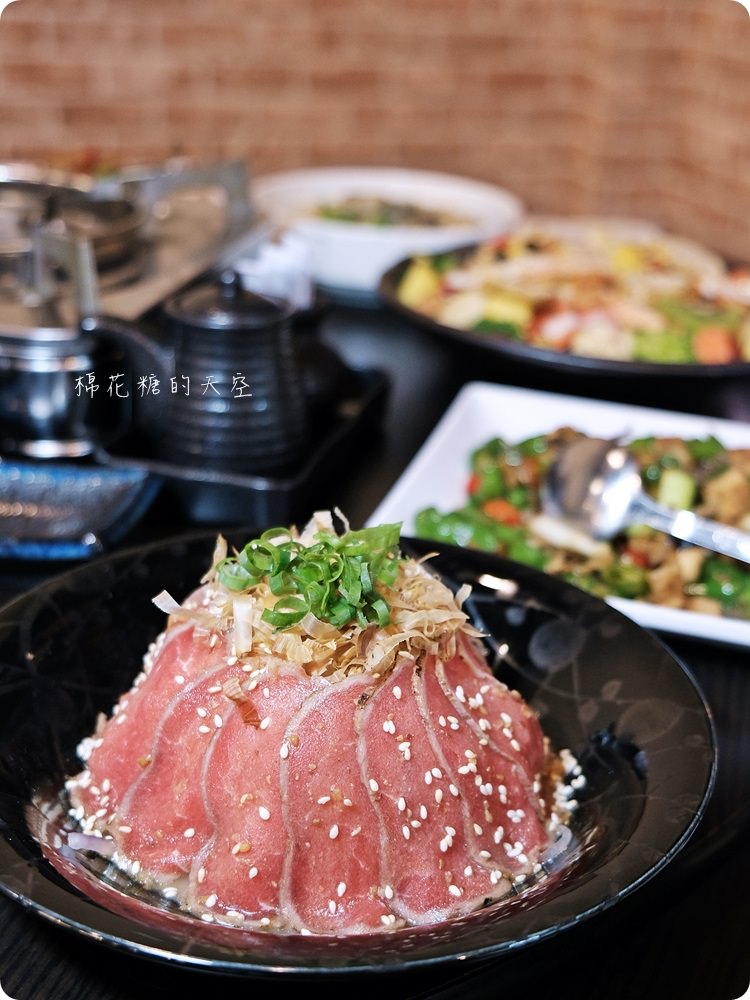 潭子在地人推薦好吃海鮮餐廳-鱻味館，快炒、串燒樣樣在行，推薦必點青龍炒豬油渣