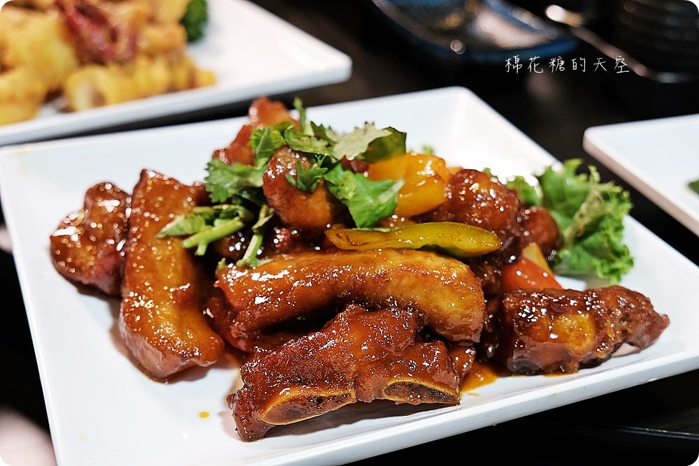 潭子在地人推薦好吃海鮮餐廳-鱻味館，快炒、串燒樣樣在行，推薦必點青龍炒豬油渣