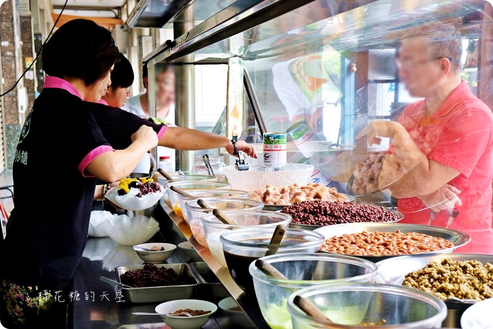 台中冰店|津香黑砂糖剉冰好料滿滿！手工黑糖粉粿必點！