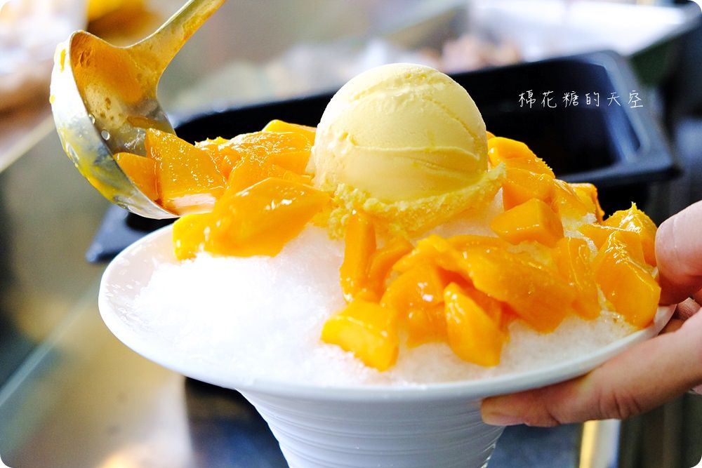 台中冰店|津香黑砂糖剉冰好料滿滿！手工黑糖粉粿必點！