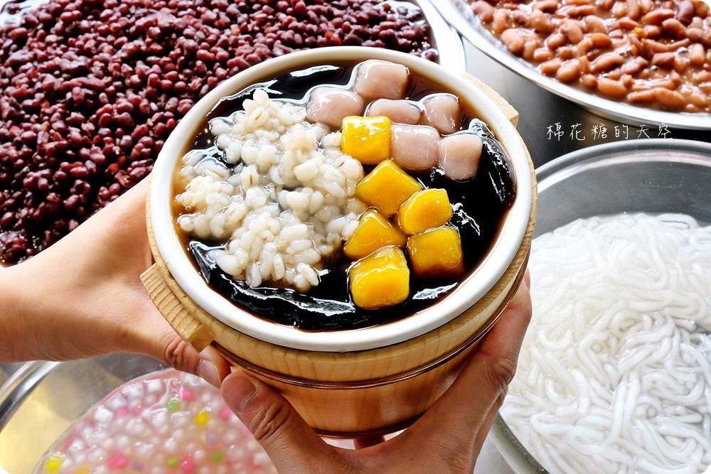 台中冰店|津香黑砂糖剉冰好料滿滿！手工黑糖粉粿必點！
