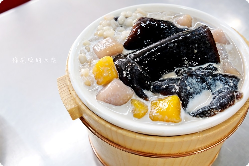 台中冰店|津香黑砂糖剉冰好料滿滿！手工黑糖粉粿必點！