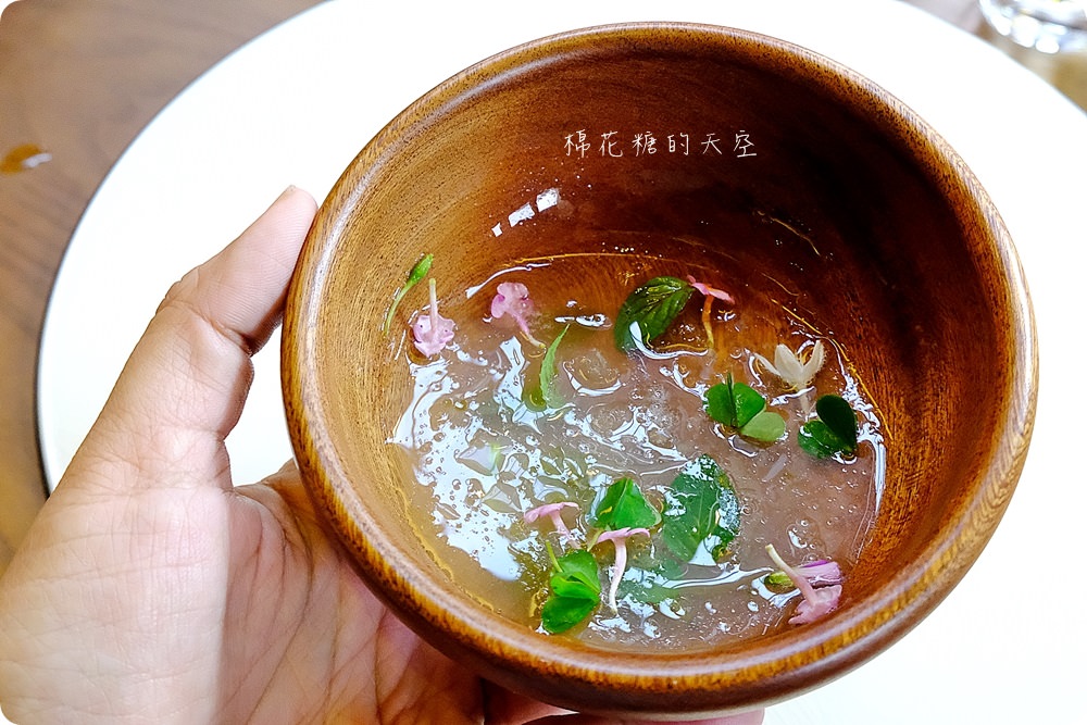 2018台中最令人期待的無菜單料理Feuille，一年只賣兩個月，吃土、吃花、吃石頭還吃泥巴！