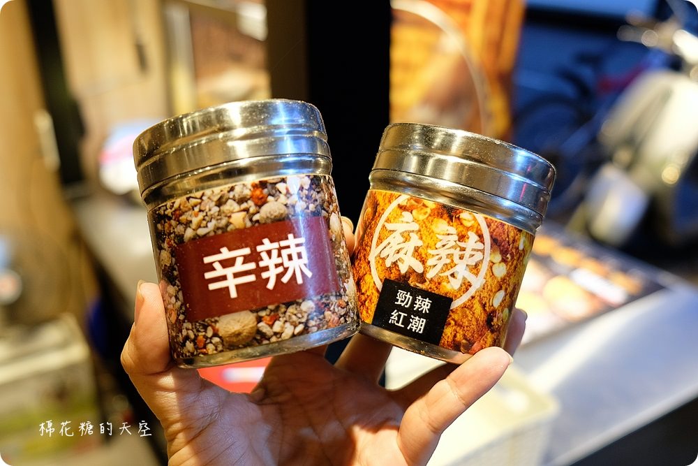 就是這一塊！潮麻吉雞排台中首店就在靜宜周邊喔！五種口味、兩種口感任你挑～