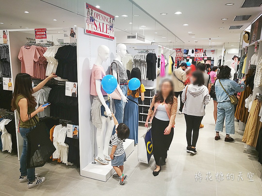 GU中友店盛大開幕！漫威、侏羅紀T恤低於七折快來搶～