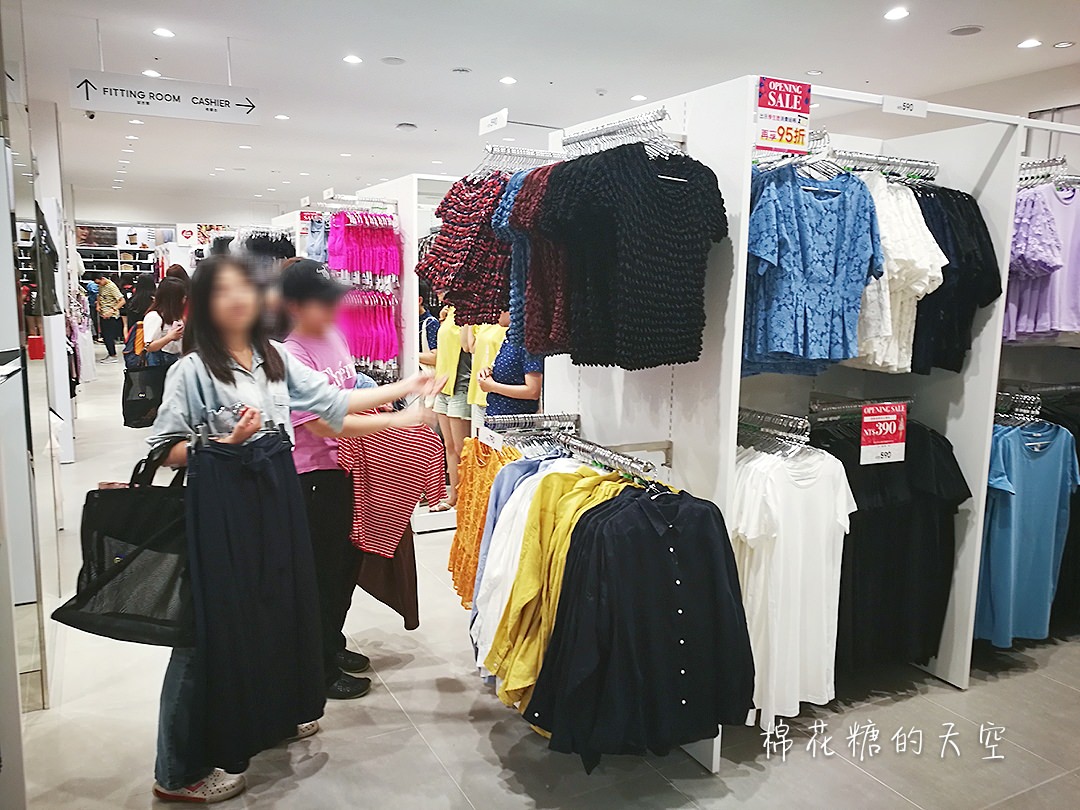 GU中友店盛大開幕！漫威、侏羅紀T恤低於七折快來搶～
