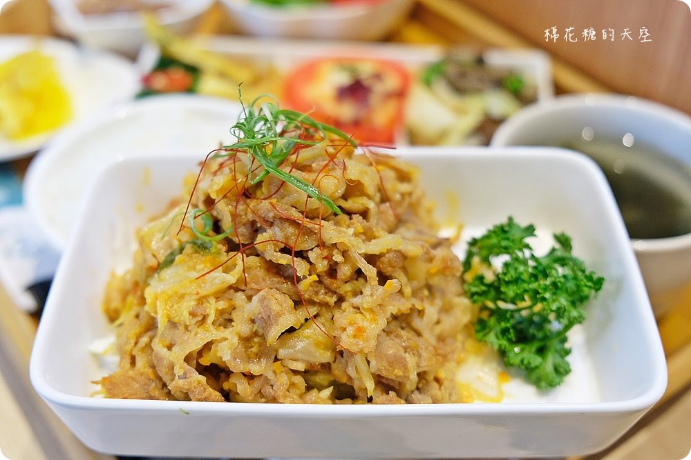 獨家風味料理現身便當店，中區便當外送推薦-小杏韻輕食便當，吃了會上癮！