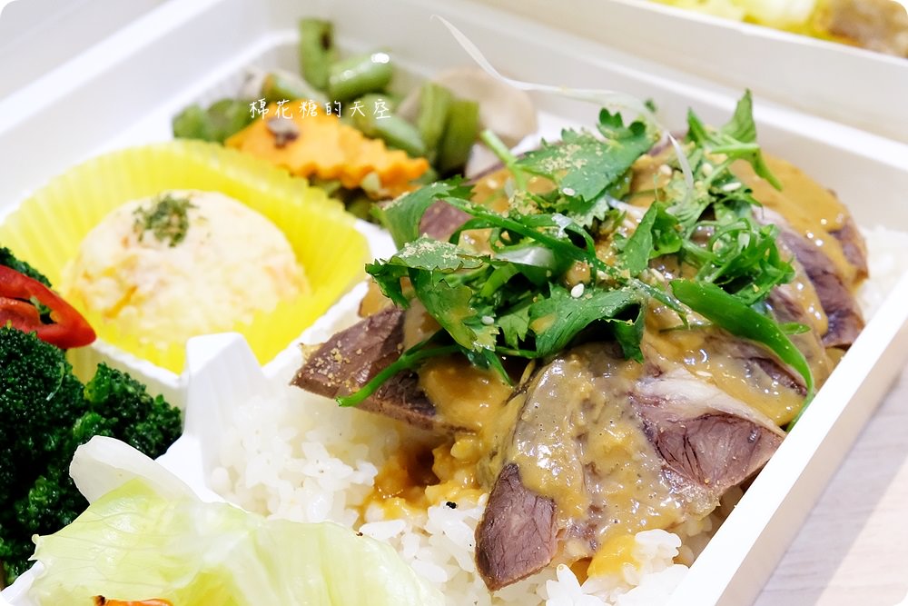 獨家風味料理現身便當店，中區便當外送推薦-小杏韻輕食便當，吃了會上癮！