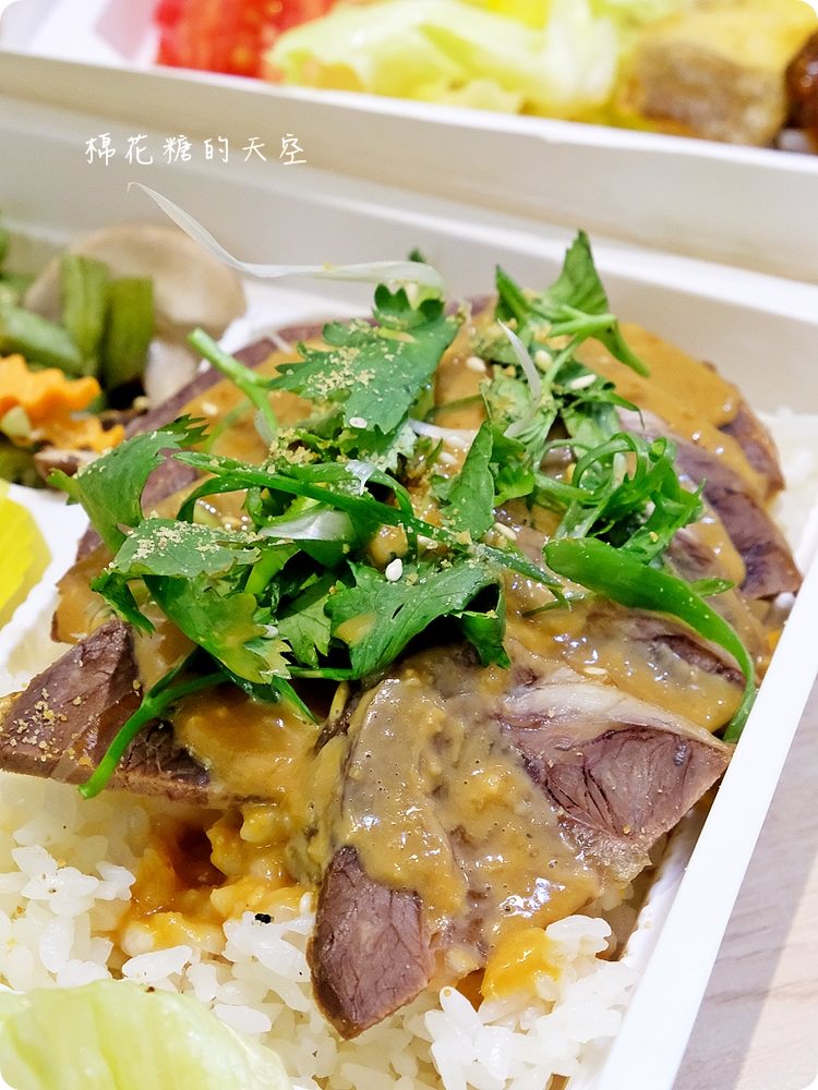 獨家風味料理現身便當店，中區便當外送推薦-小杏韻輕食便當，吃了會上癮！