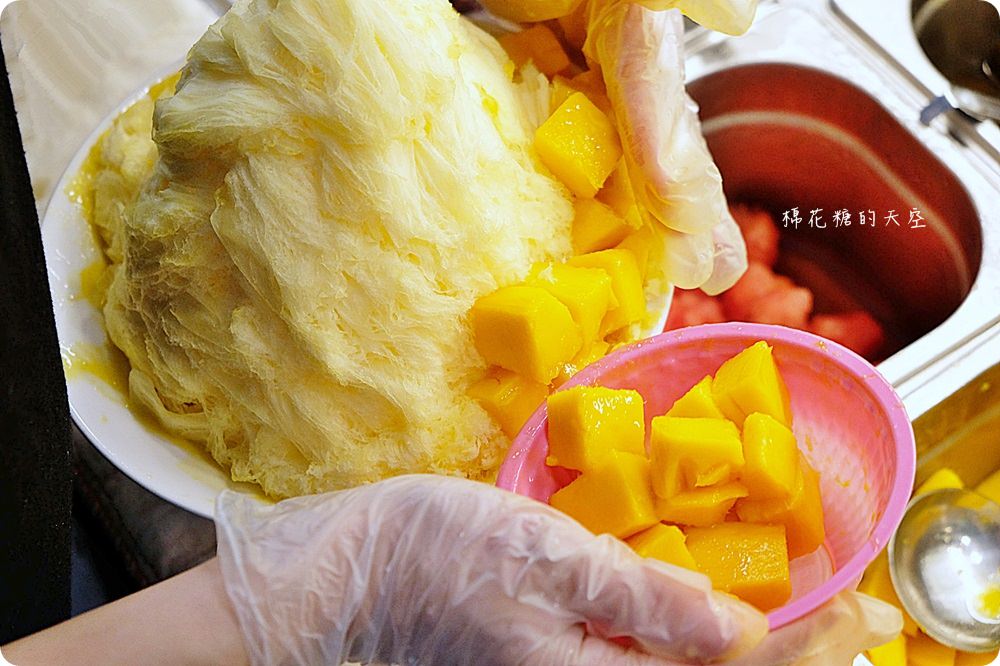 夏天不止芒果冰，今年最夯“奶雞冰”-台灣第一荔枝雪花冰就在草悟道愛吃摩爾
