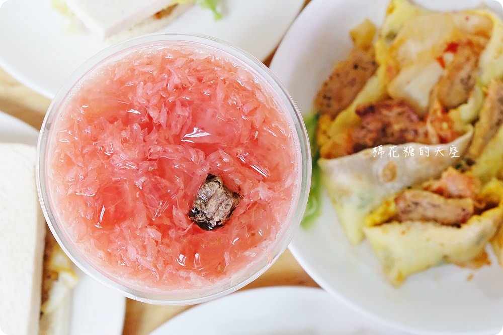台中綠豆沙老店-台灣洋行，澎湃肉蛋吐司早午餐開賣啦！