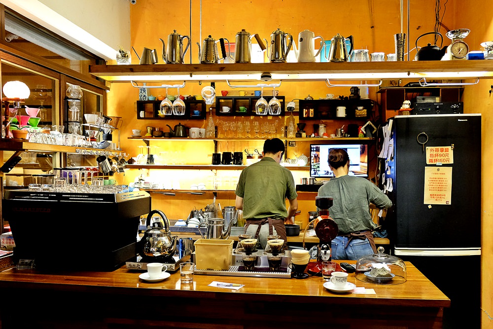 台中千層蛋糕不能錯過這家！豐原葉店不只有咖啡葉還有蛋糕婷！
