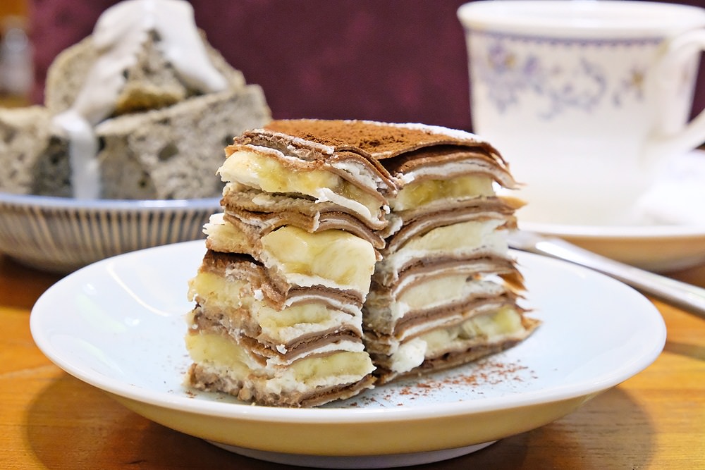 台中千層蛋糕不能錯過這家！豐原葉店不只有咖啡葉還有蛋糕婷！