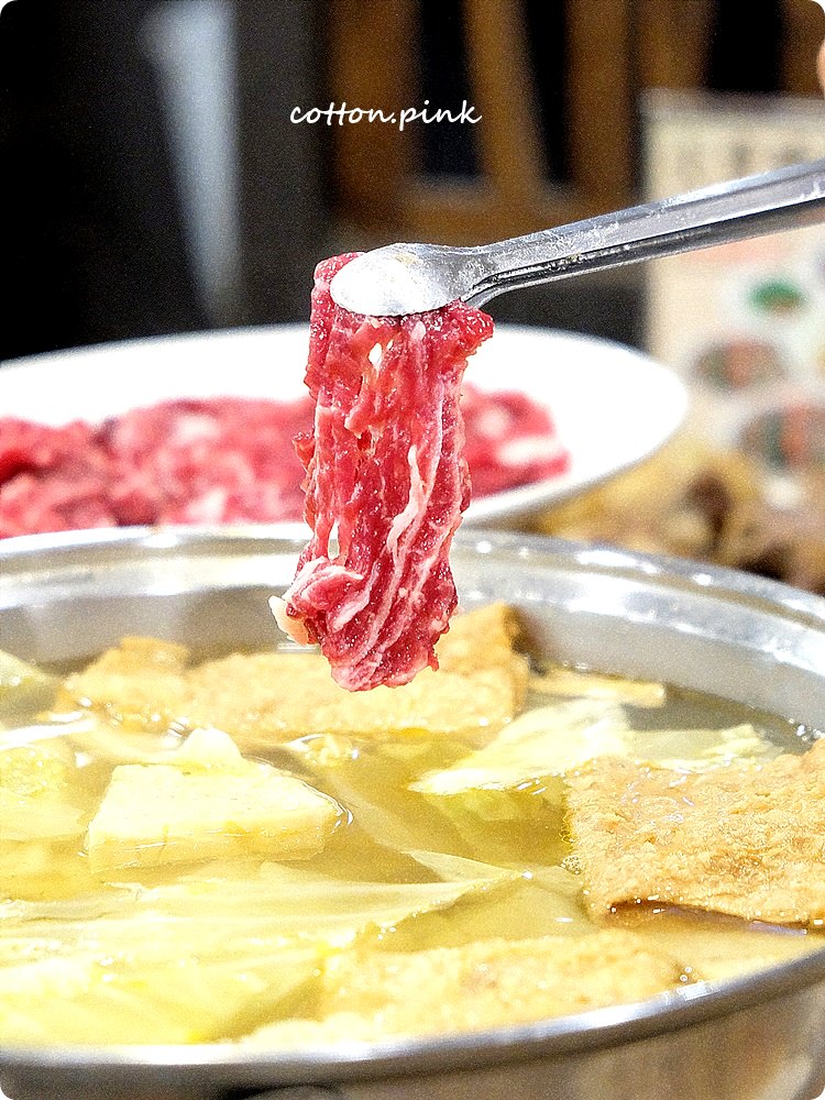 台中也能吃到道地溫體牛火鍋，你不知道的牛尾口感更迷人！牛老大涮牛肉整個稱霸～