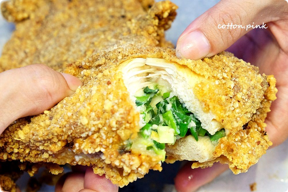 爆漿起司不夠看~義氣豐發雞爆蔥雞排每日限量30份,綠油油的魅力吃了一定會“虧雞” 爆漿起司不夠看~義氣豐發雞爆蔥雞排每日限量30份,綠油油的魅力吃了一定會“虧雞”