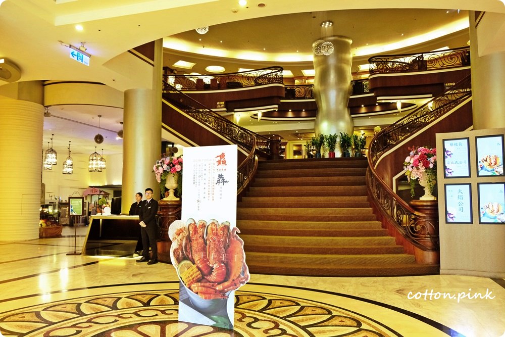台中吃到飽餐廳推薦|新天地崇德店滿滿好料海鮮桶新上市，螃蟹、生蠔、牛排通通吃免驚！