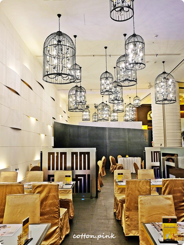 台中吃到飽餐廳推薦|新天地崇德店滿滿好料海鮮桶新上市，螃蟹、生蠔、牛排通通吃免驚！