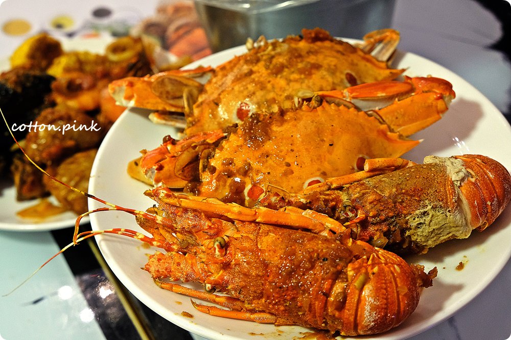台中吃到飽餐廳推薦|新天地崇德店滿滿好料海鮮桶新上市，螃蟹、生蠔、牛排通通吃免驚！