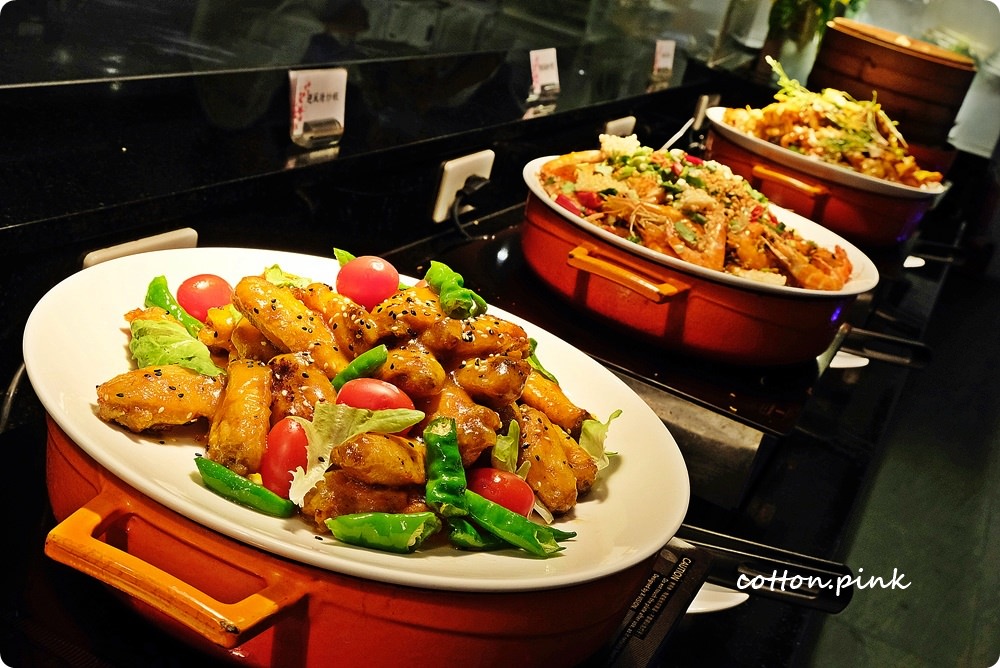台中吃到飽餐廳推薦|新天地崇德店滿滿好料海鮮桶新上市，螃蟹、生蠔、牛排通通吃免驚！