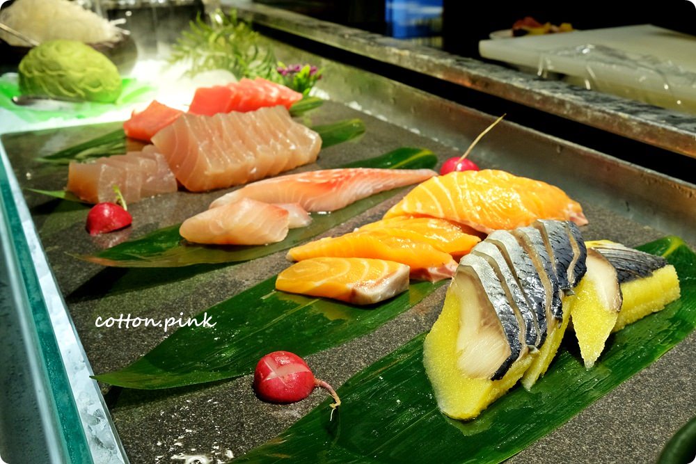 台中吃到飽餐廳推薦|新天地崇德店滿滿好料海鮮桶新上市，螃蟹、生蠔、牛排通通吃免驚！
