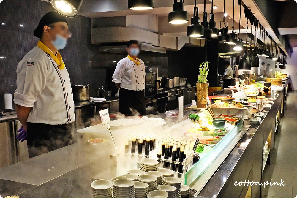 台中吃到飽餐廳推薦|新天地崇德店滿滿好料海鮮桶新上市，螃蟹、生蠔、牛排通通吃免驚！