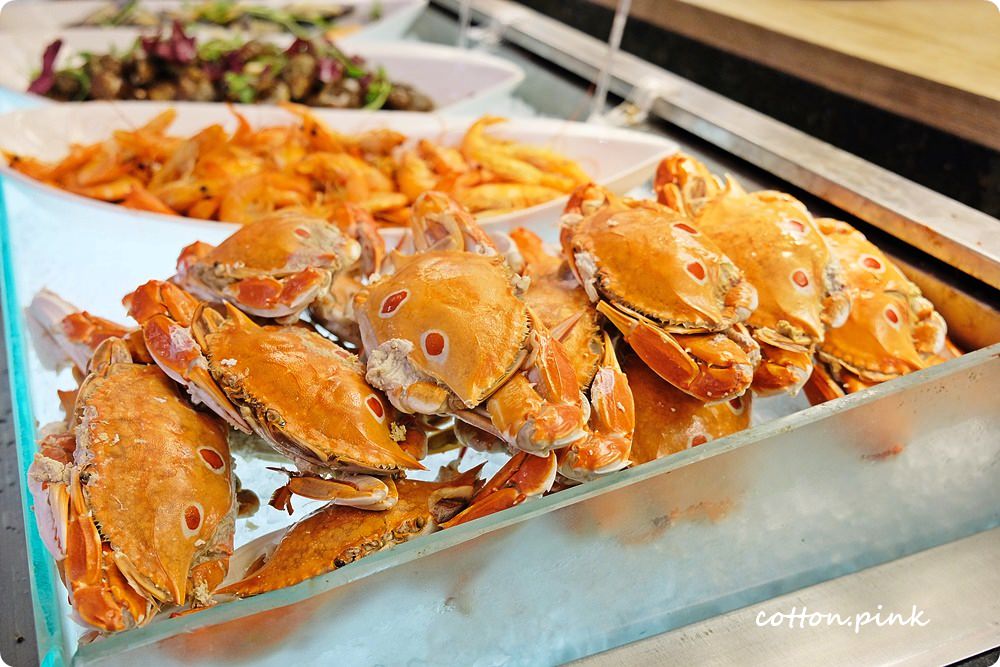 台中吃到飽餐廳推薦|新天地崇德店滿滿好料海鮮桶新上市，螃蟹、生蠔、牛排通通吃免驚！