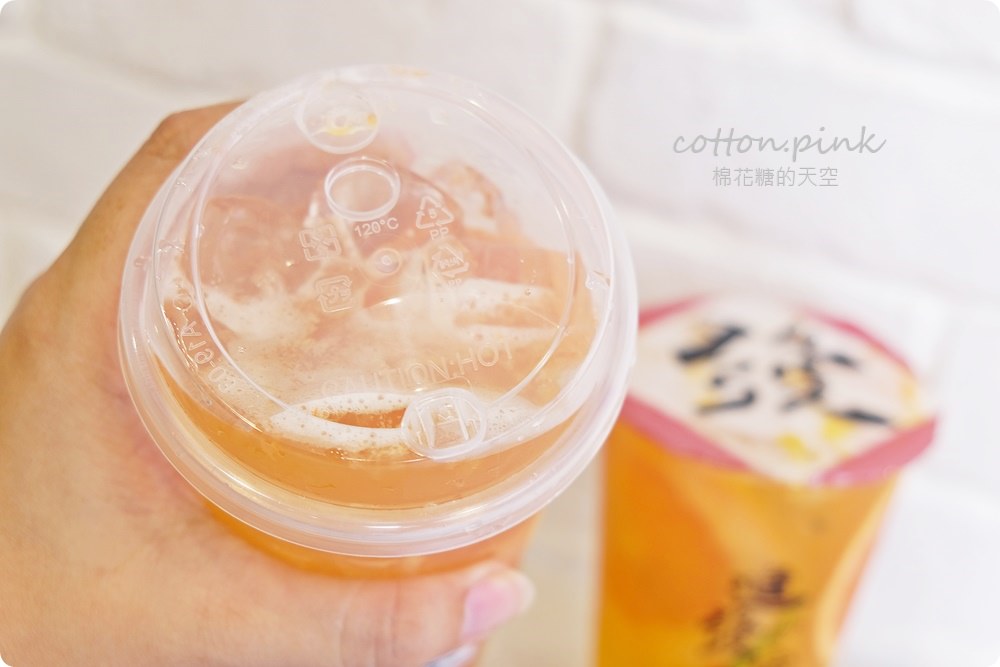 逢甲夜市特長就是這一杯啦！最新進發家古早味飲料尬吐司最對味