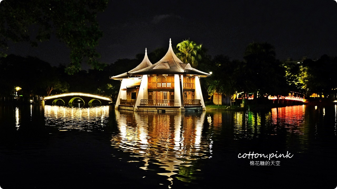 台中公園七夕換新裝，浪漫燈光秀今天點燈