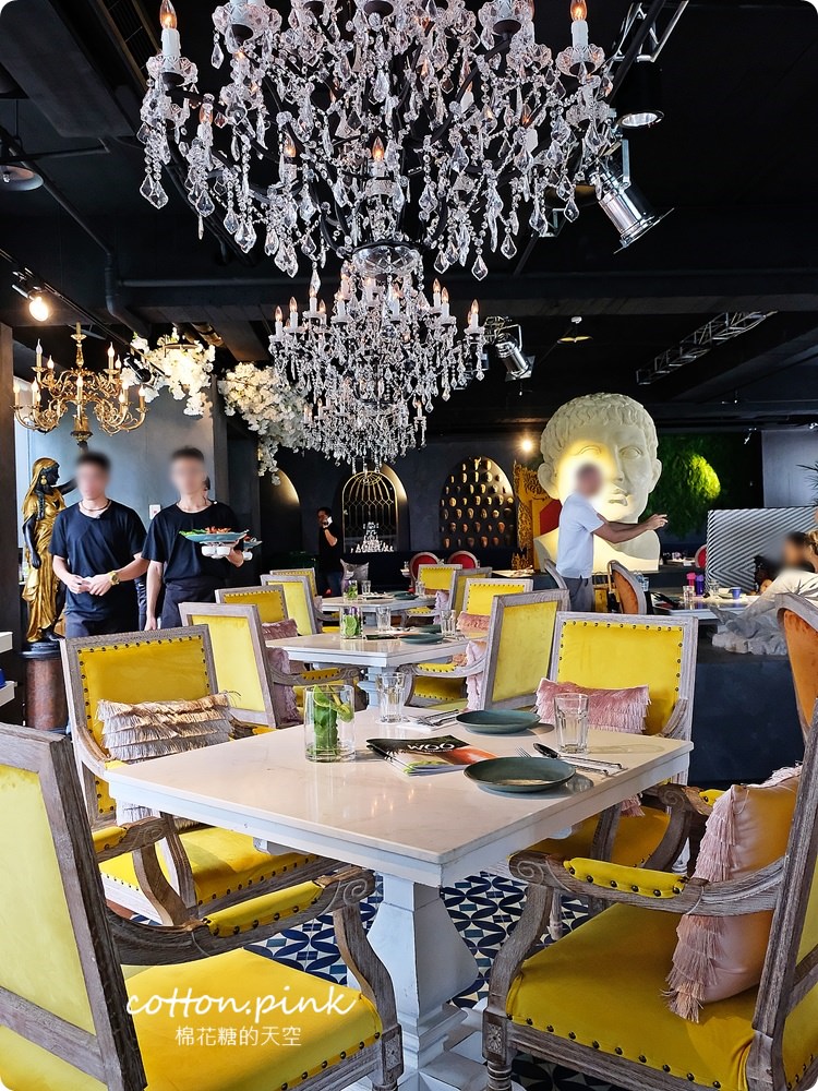 台中最潮泰式餐廳開二店-WOO市政店就在超夯鳶屋書店樓上