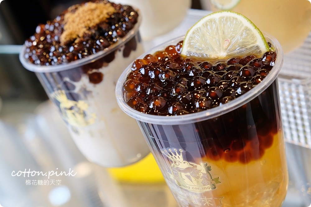 黑糖珍珠膩了嗎？一中必喝琥珀愛玉才是真正透心涼！青蛙來了最新菜單大推薦，可外送喔！