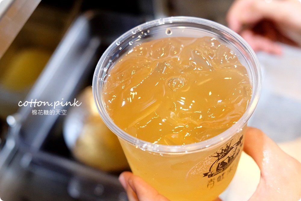 黑糖珍珠膩了嗎？一中必喝琥珀愛玉才是真正透心涼！青蛙來了最新菜單大推薦，可外送喔！