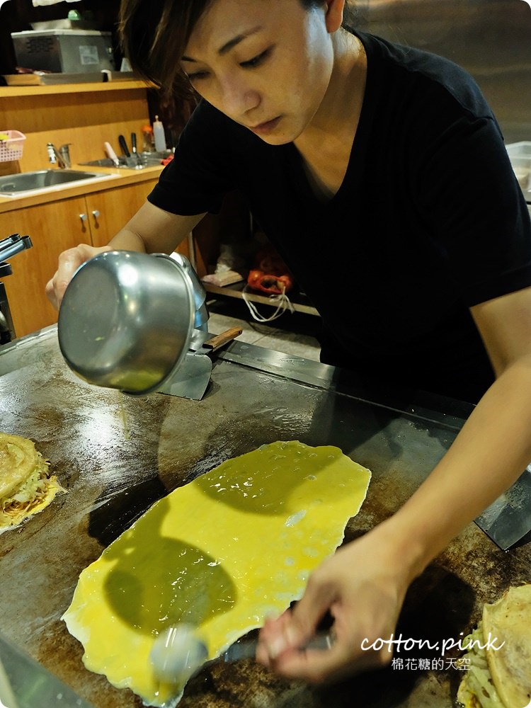台中大阪燒、廣島燒專賣店-酒戰場藏在精誠路小巷內，大推厚蔥燒！