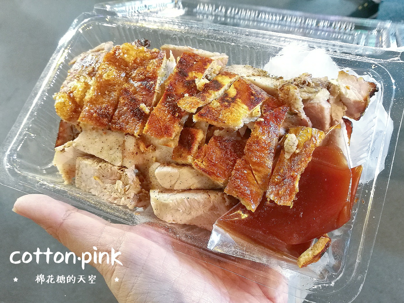 台中逢甲夜市有隻豬！金豬王烤乳豬捲餅裡面夾了豬屁屁？