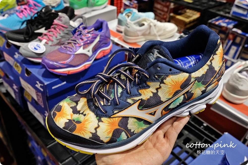 最低兩折!台中轉運站各大運動品牌破盤特賣啦! 最低兩折!台中轉運站各大運動品牌破盤特賣啦!